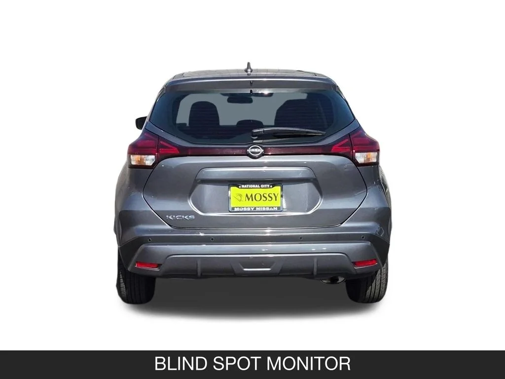 Used 2024 Gray Nissan S image 8