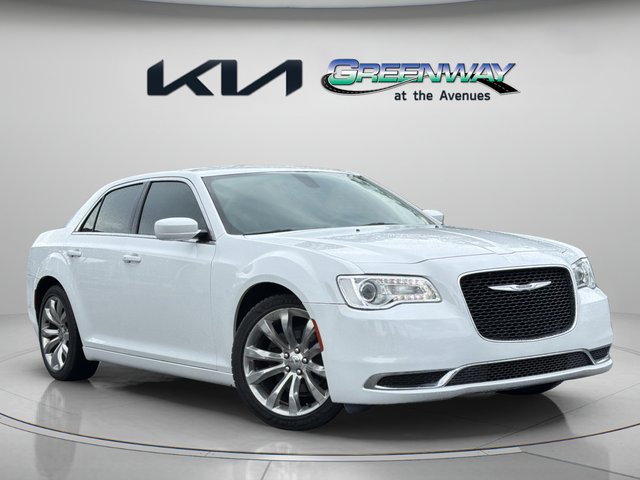 2020 Chrysler 300 Touring L