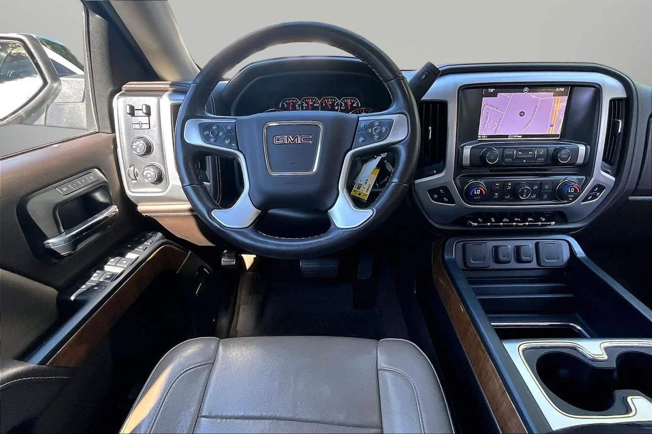Used 2016 White GMC SLT image 10