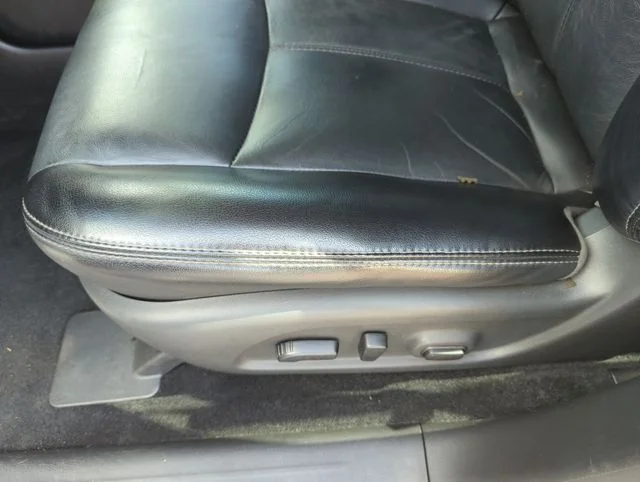Used 2019 Brown Nissan SL image 35