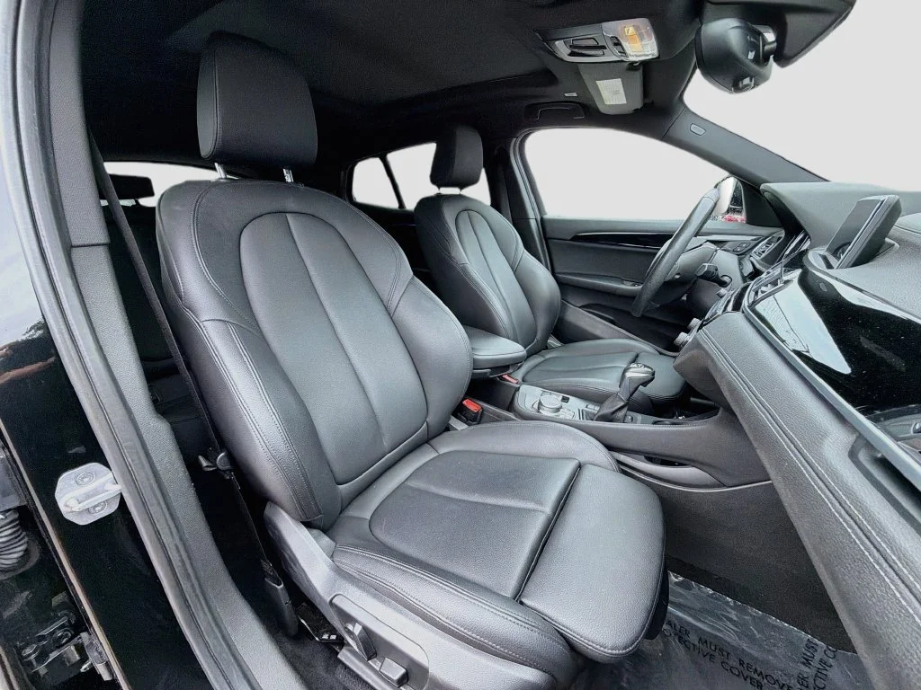 Used 2019 Black BMW sDrive28i image 15