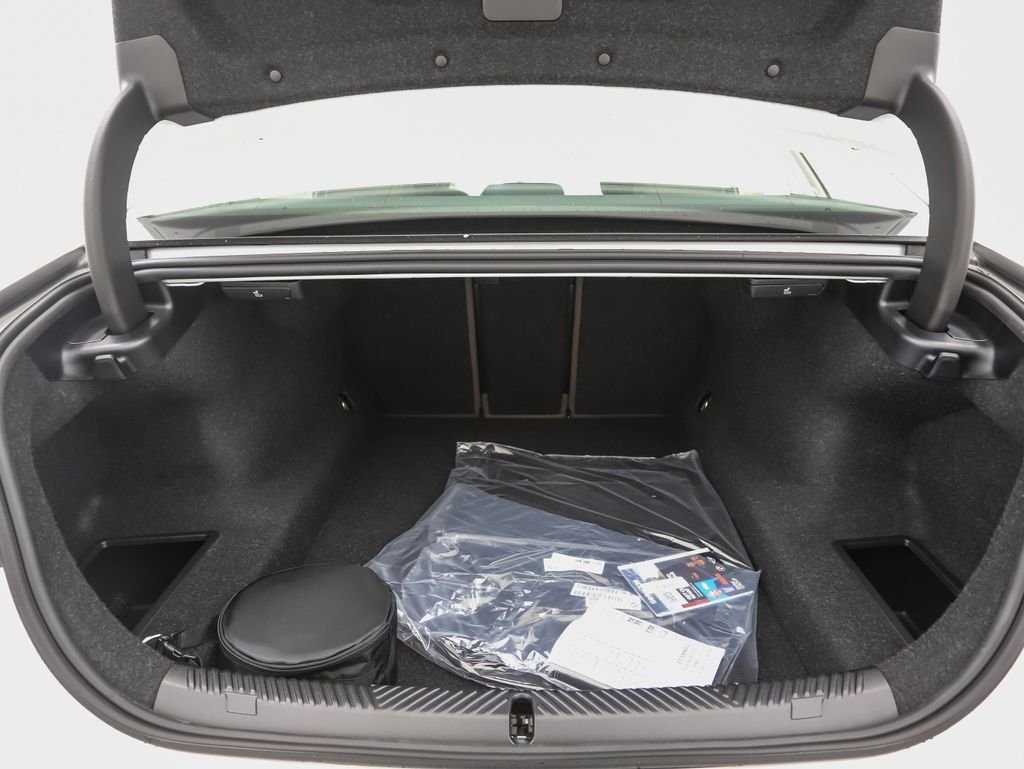 2026 BMW 5 Series 530i - Photo 25