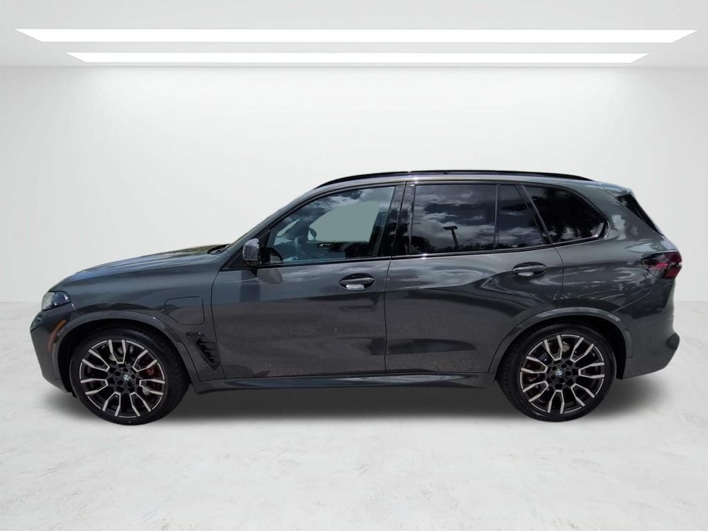New 2026 Dravit Grey Metallic BMW xDrive50e image 7