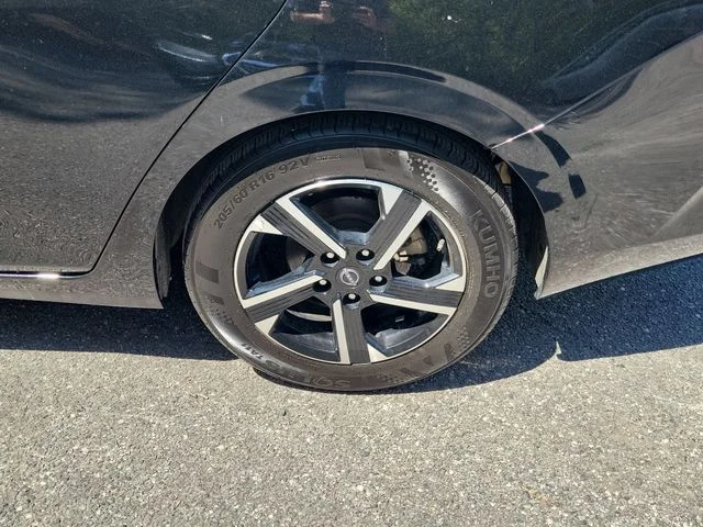 2024 Nissan Sentra SV - Photo 6