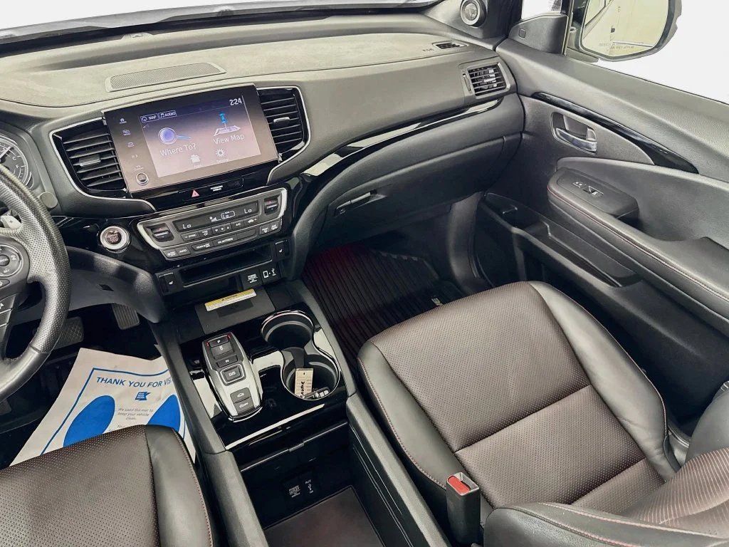 Certified Used 2021 White Honda Black Edition image 31