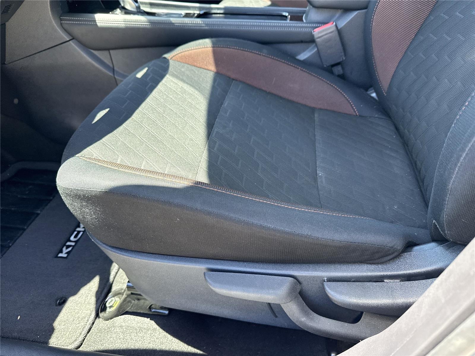 Used 2023 Boulder Gray Pearl Nissan SR image 16