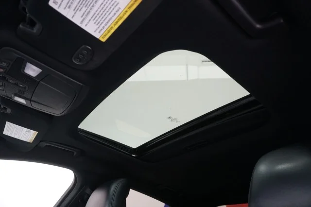 Used 2019 WHITE Lincoln Reserve I image 19