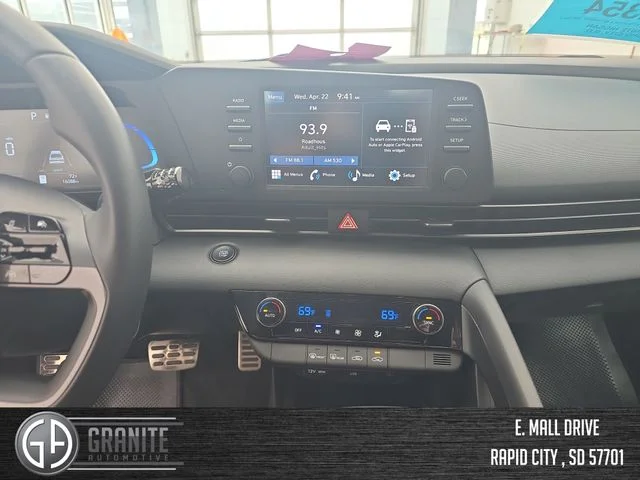 2025 Hyundai Elantra SEL - Photo 18