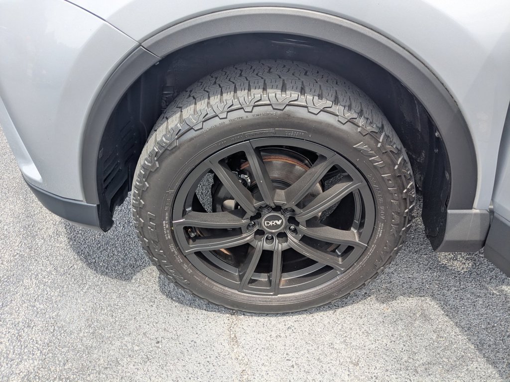 Used 2018  Toyota LE image 10