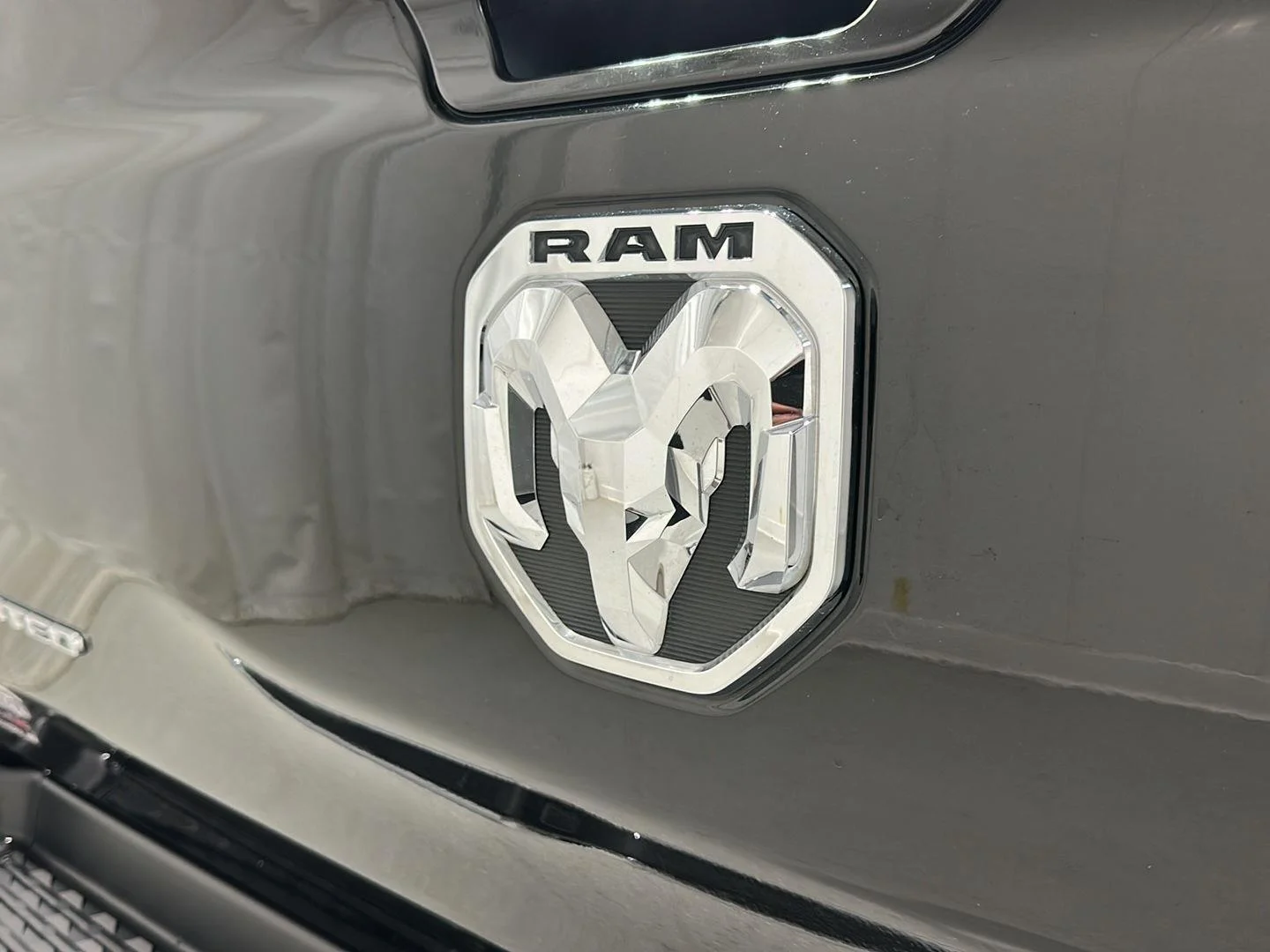 Used 2022 Diamond Black Crystal Pearlcoat Ram Limited image 28