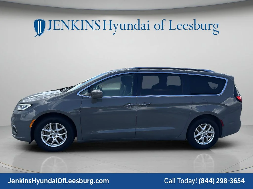 Used 2021 White Chrysler Touring L image 9