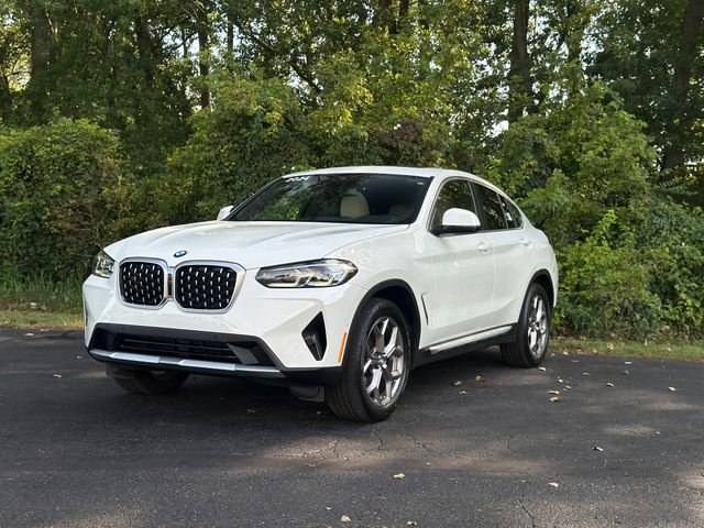 Certified Used 2024 Alpine White BMW xDrive30i image 2