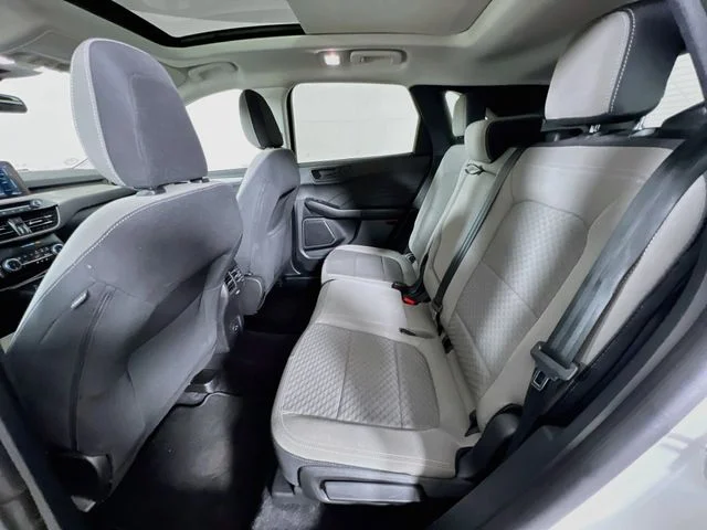 Used 2022 White Ford SE image 24