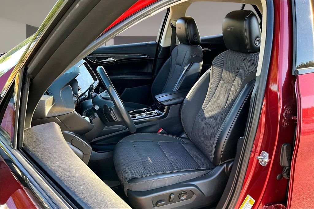 Used 2022 Red Buick Preferred image 26