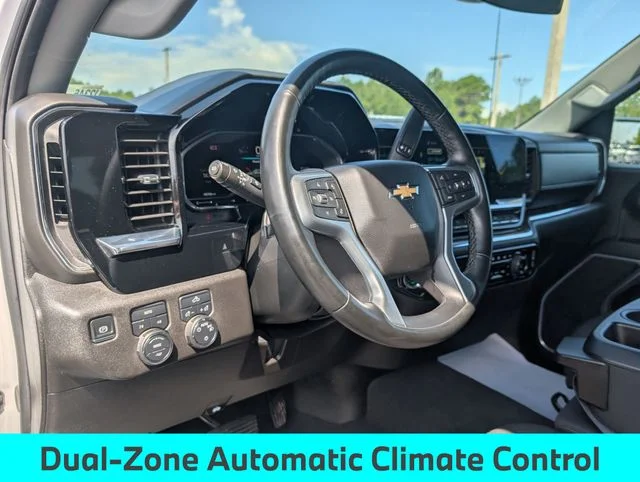 Used 2025 White Chevrolet LT image 28
