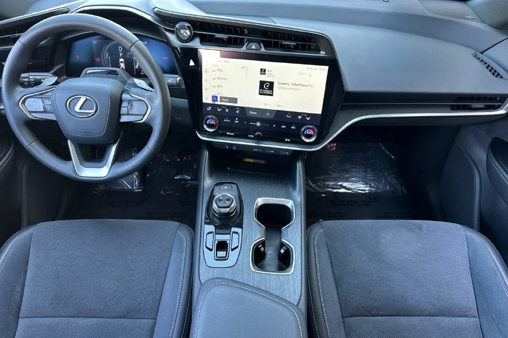 Used 2023 Silver Lexus 450e Luxury image 15