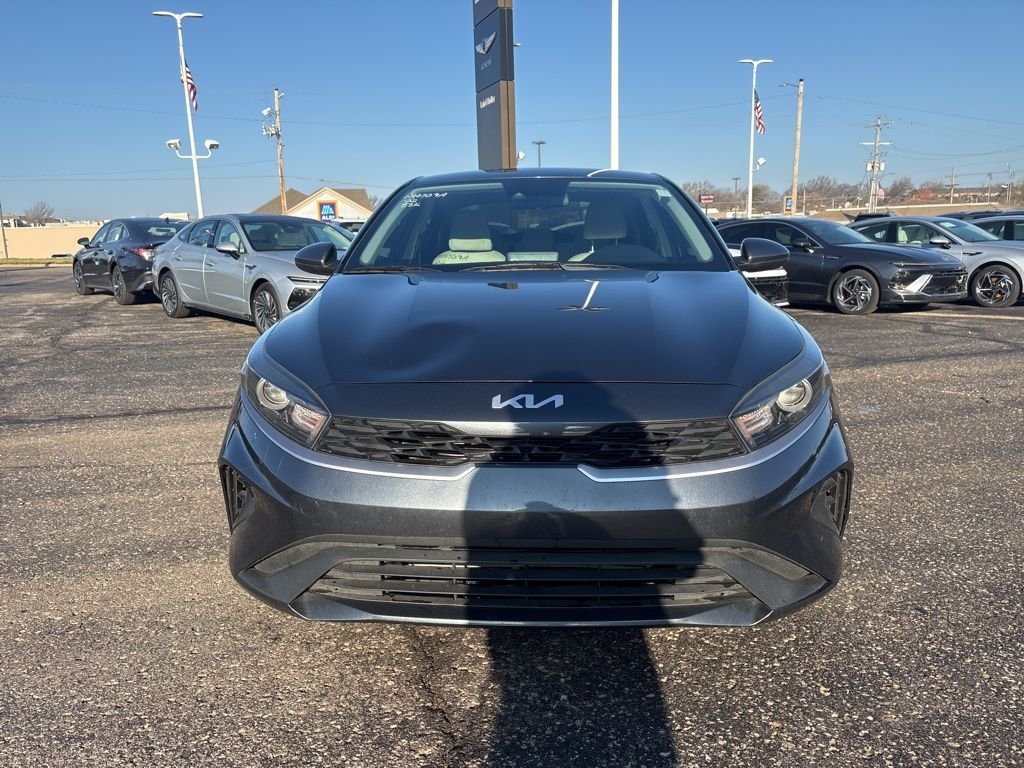 Used 2022 Kia FORTE LXS with VIN 3KPF24AD5NE464106 for sale in Kansas City