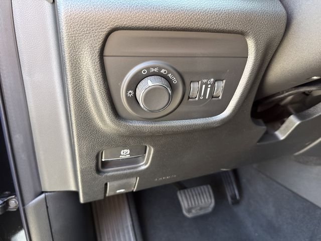 New 2026 Black Jeep Altitude image 32