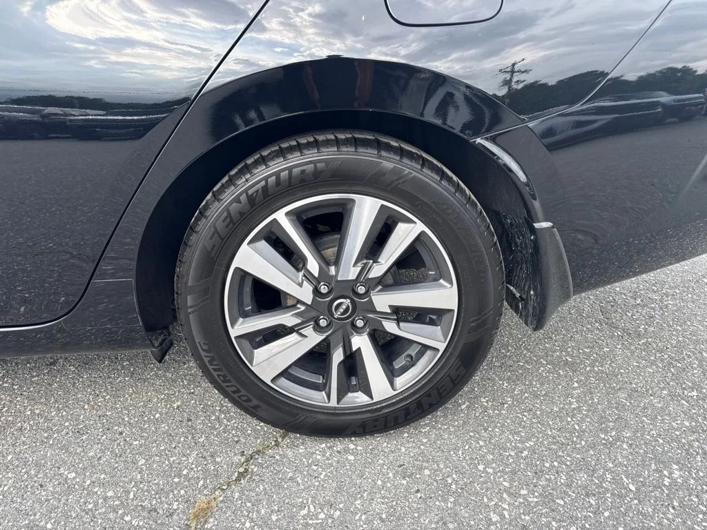 Used 2024 Black Nissan 1.6 S image 17