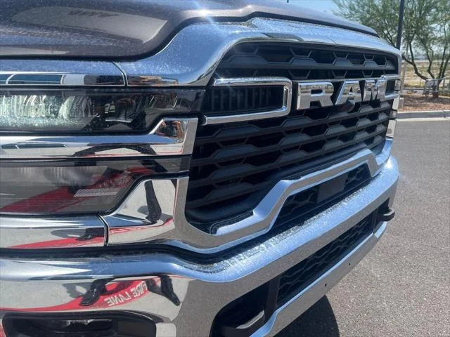 New 2025 Granite Crystal Metallic Clear-Coat Exterior Paint RAM TRADESMAN image 19