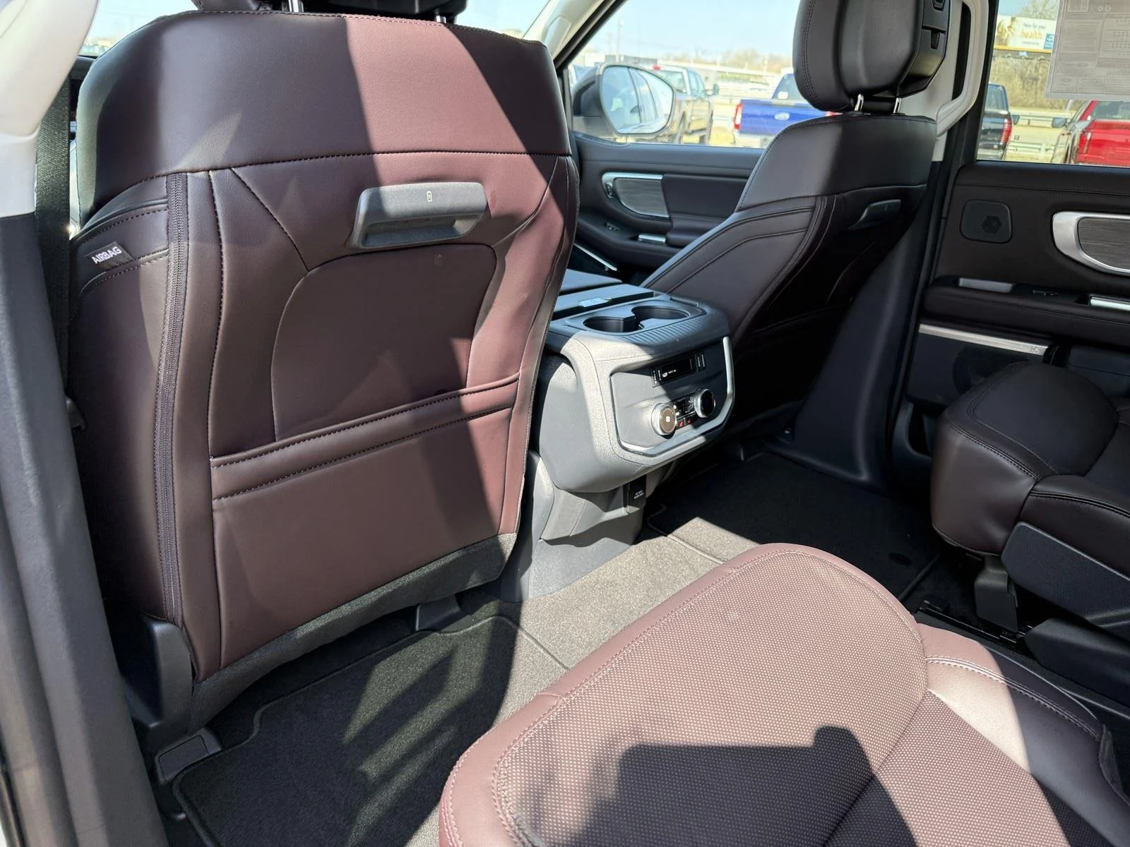 New 2026 Star White Metallic Tri-Coat Ford MAX Platinum® image 28