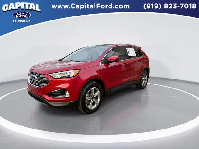 Used 2022 Red Ford SEL image 4