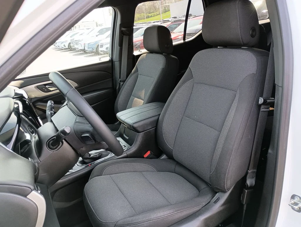 Used 2023 White Chevrolet LT image 19