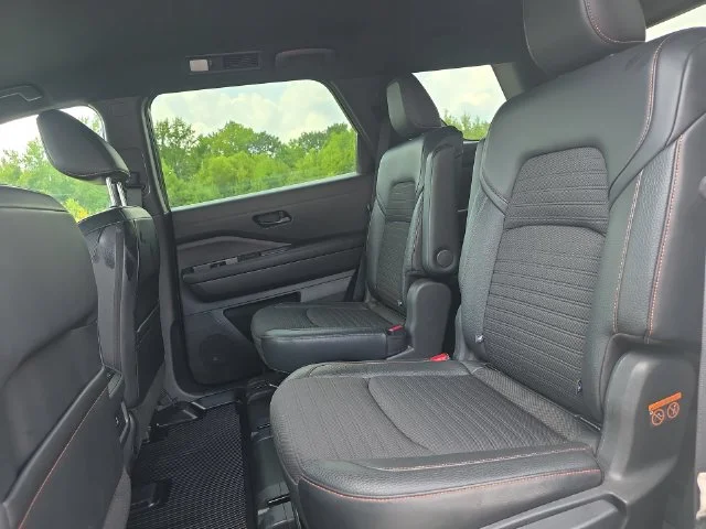 Used 2023 White Nissan Rock Creek image 15