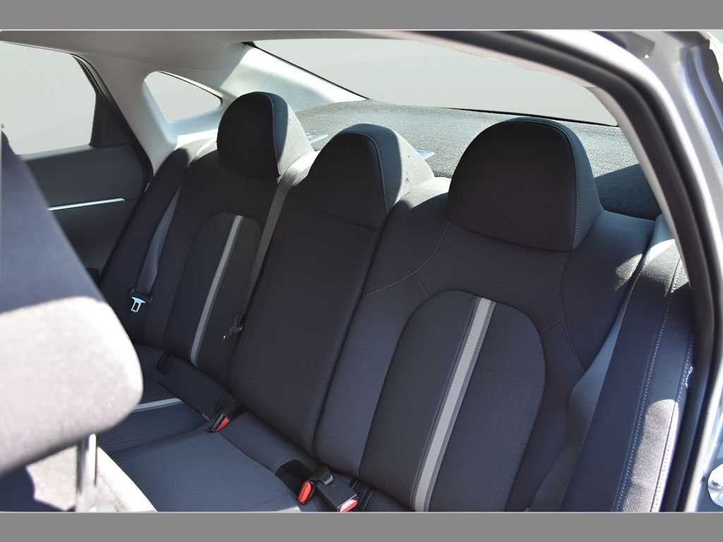 Used 2025 Portofino Gray Hyundai SE image 27