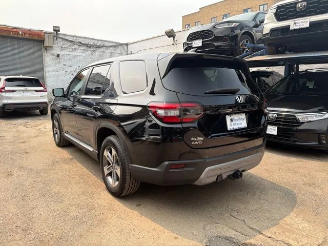 Used 2023 Black Honda EX-L image 6