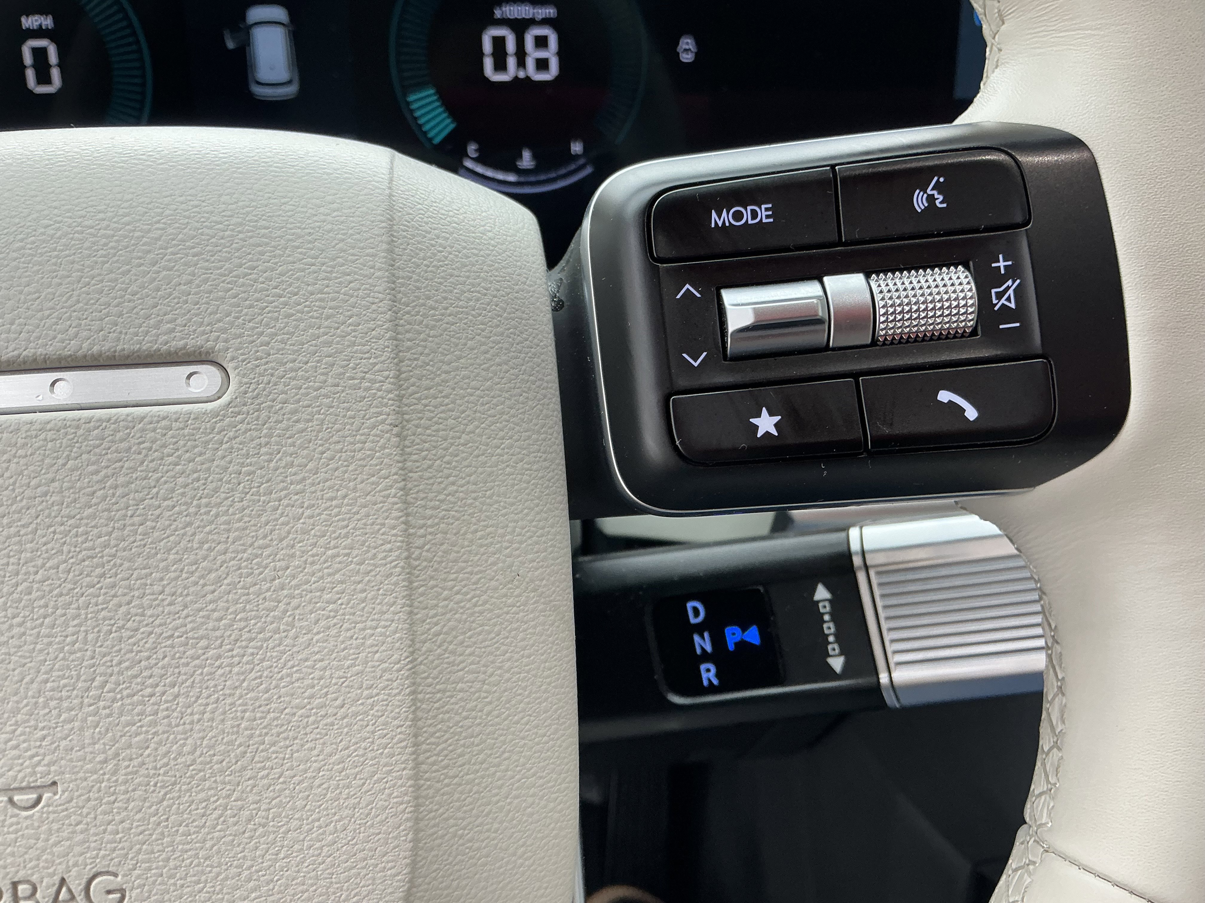 2025 Hyundai Santa Fe SEL - Photo 10