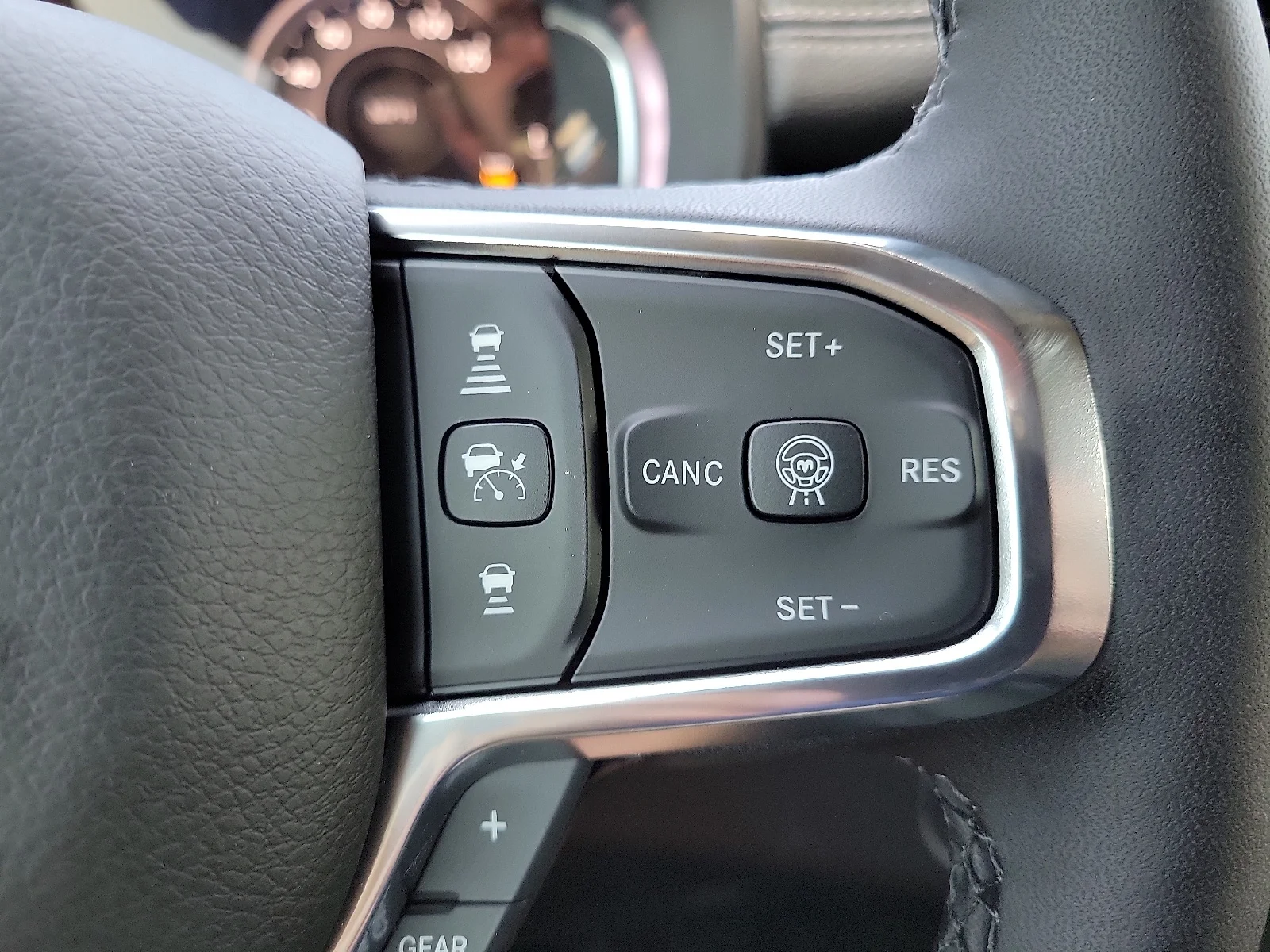 New 2026 PW7 Bright Whit Ram LARAMIE CREW CAB 4X4 5