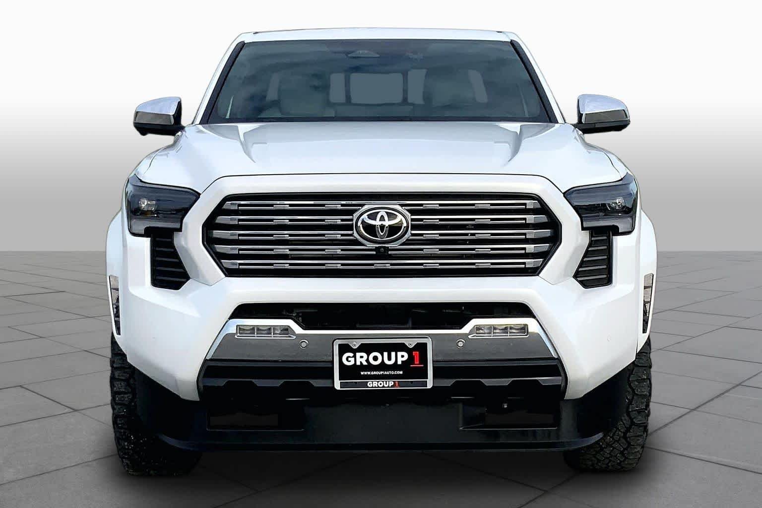 Used 2025 Wind Chill Pearl Toyota Limited Hybrid image 4