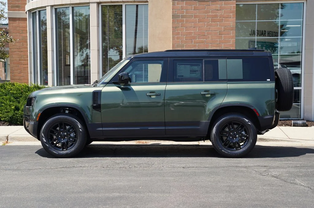 New 2026 Woolstone Green Land Rover S image 2