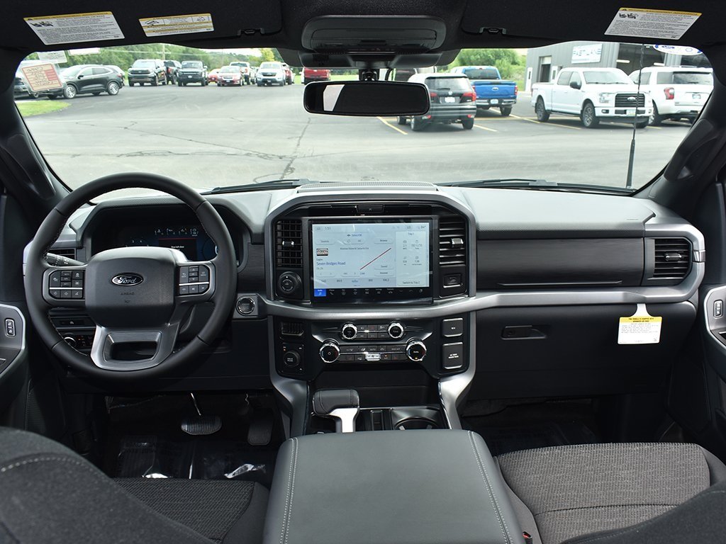 2025 Ford F-150 XLT photo 4