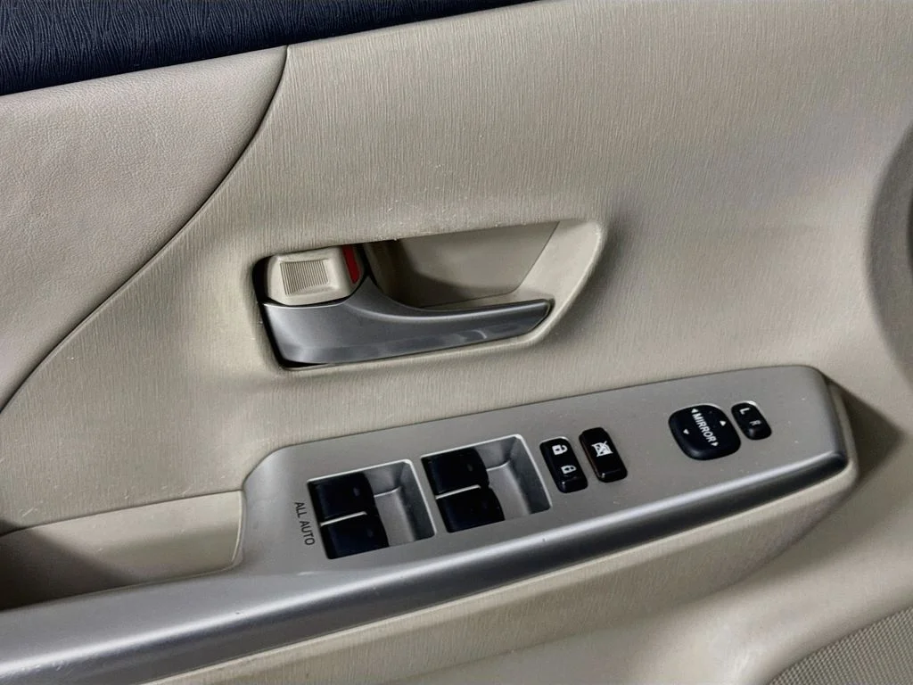 Used 2013 Blue Toyota Five image 20