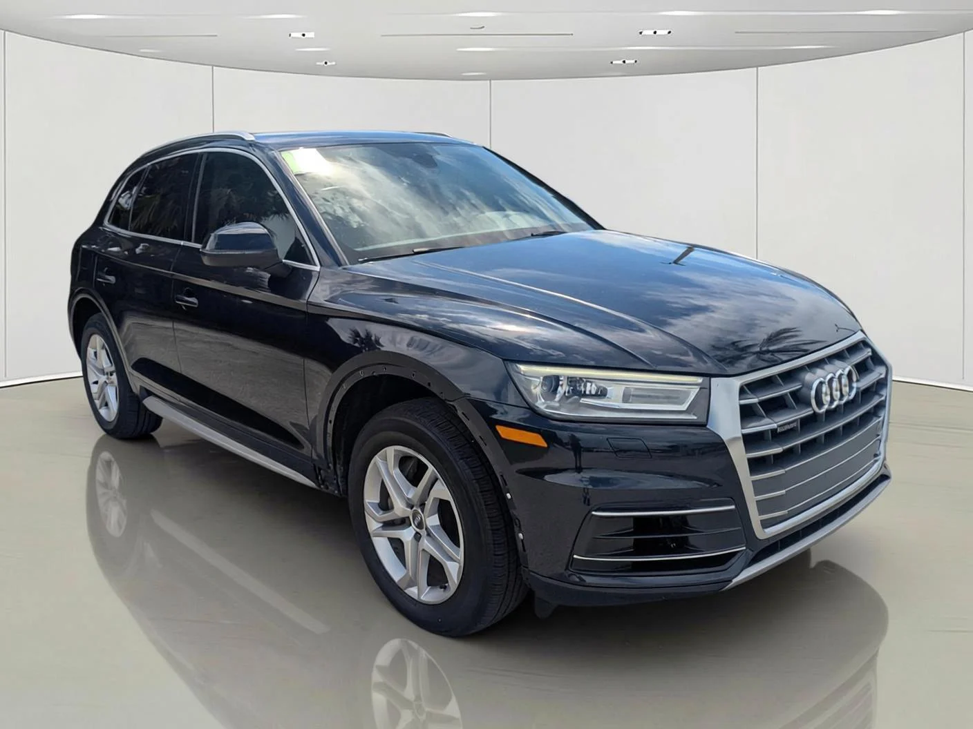 Used 2019 Moonlight Blue Metallic Audi Premium image 3