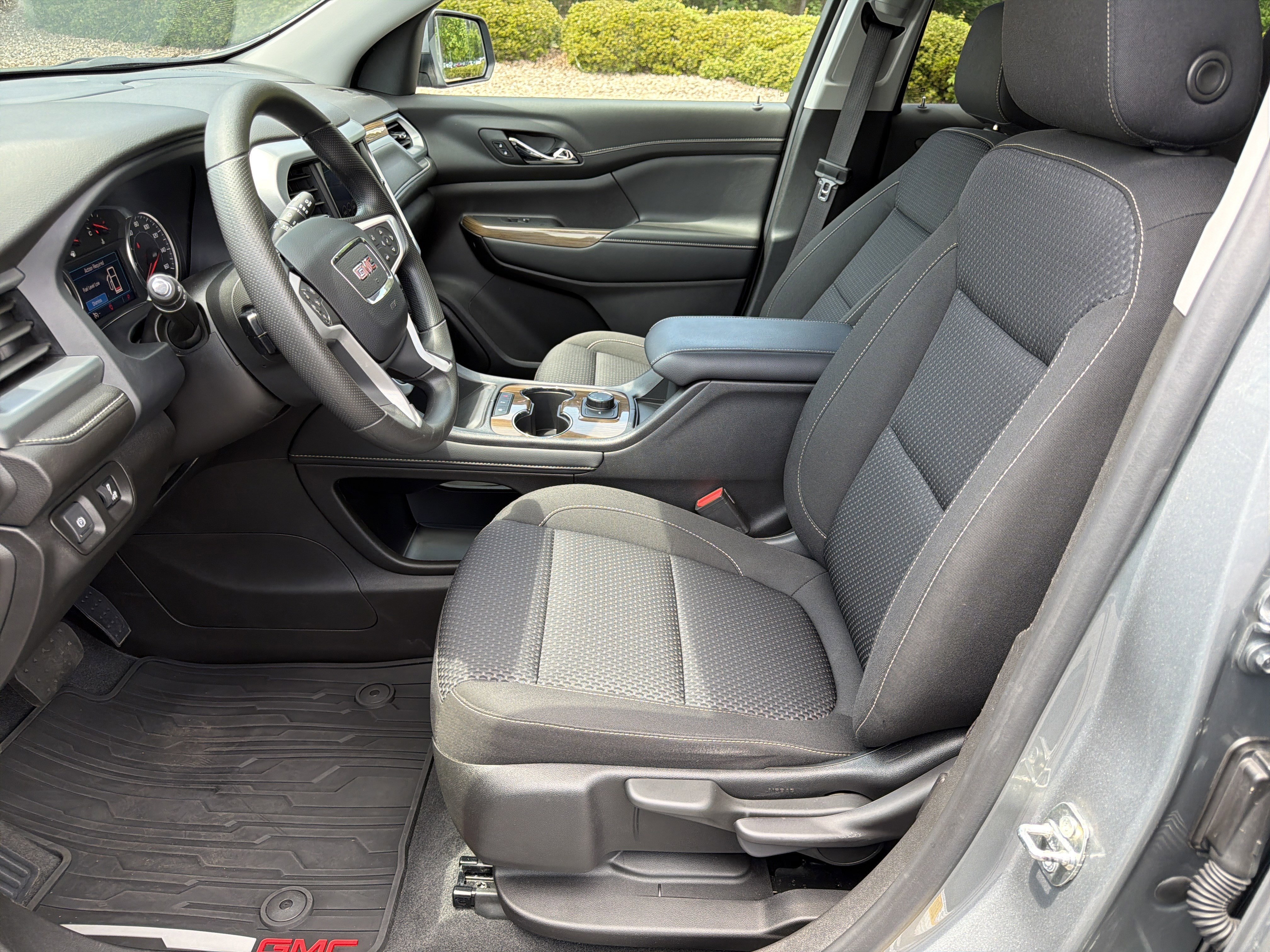 Used 2023 Sterling Metallic GMC SLE image 9