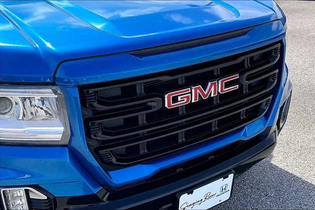 Used 2022 Blue GMC Elevation image 29