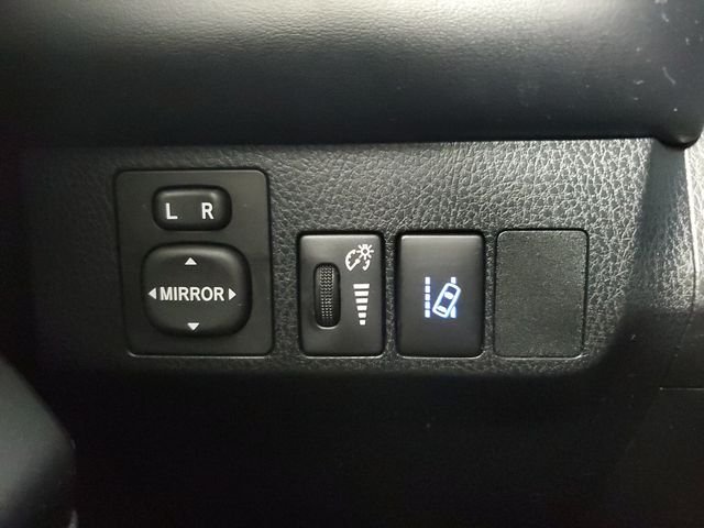 Used 2017 White Toyota XLE image 35