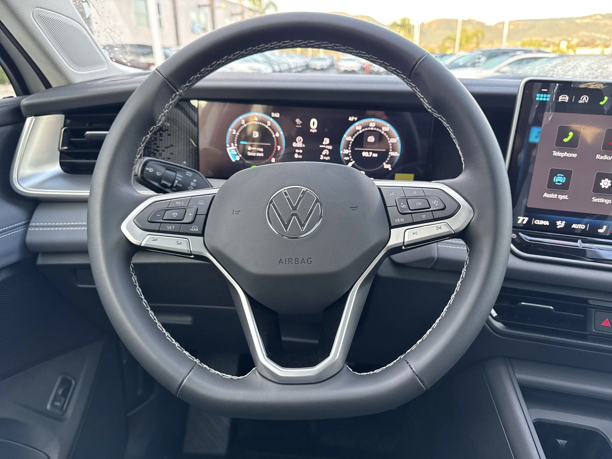 New 2026 Pure White Volkswagen SE image 15