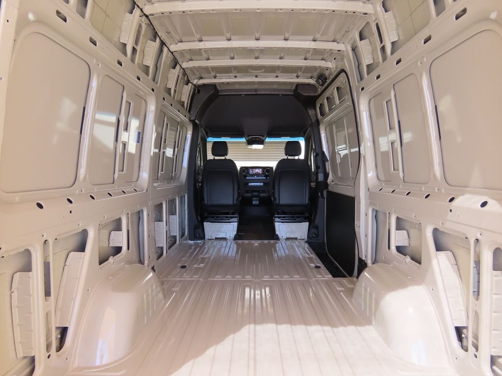 New 2026  Mercedes-Benz Cargo 144 WB image 31