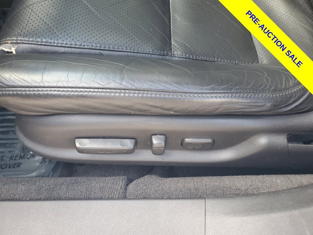 Used 2010 White Acura 3.5 image 17