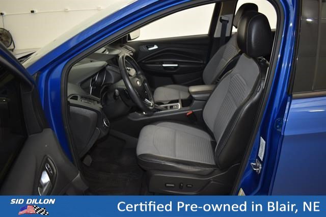 Used 2017 Lightning Blue Metallic Ford SE image 5