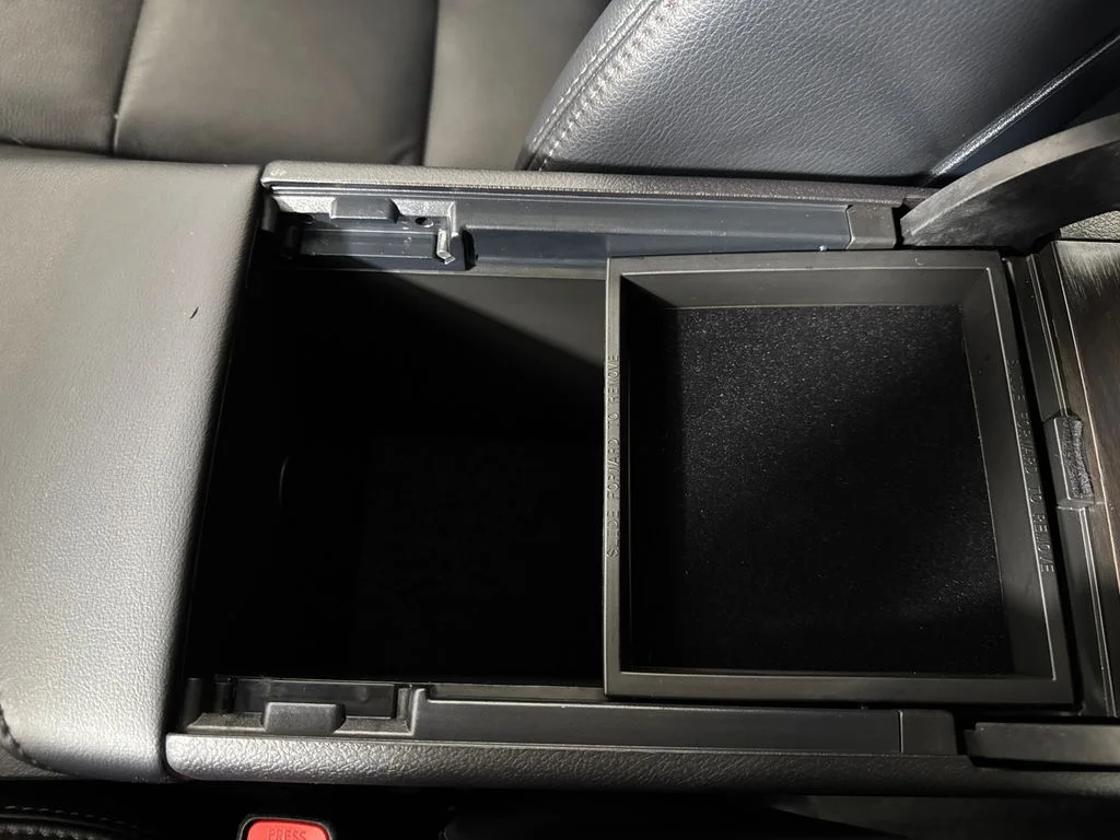Used 2018 Gray Toyota XLE Premium image 25