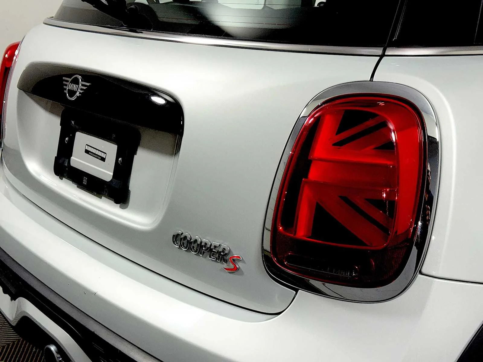 Used 2023 White Silver Metallic MINI Cooper S image 28