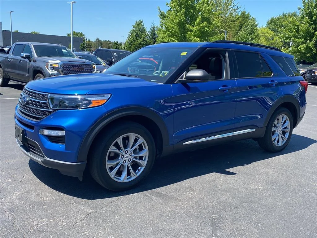 Used 2023 Atlas Blue Ford XLT image 7