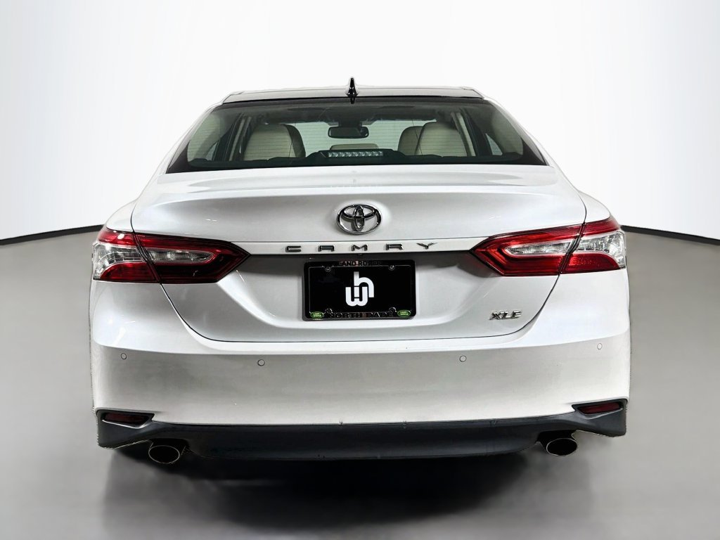 Used 2018 Beige Toyota XLE image 6