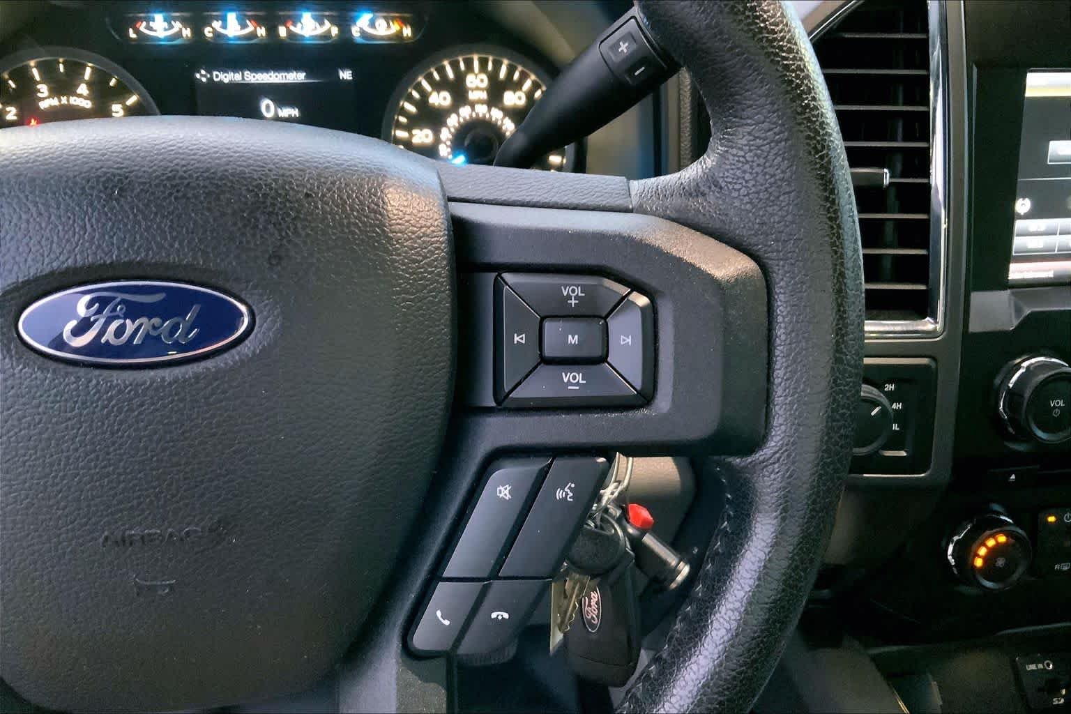 Used 2015 Magnetic Metallic Ford XLT image 22
