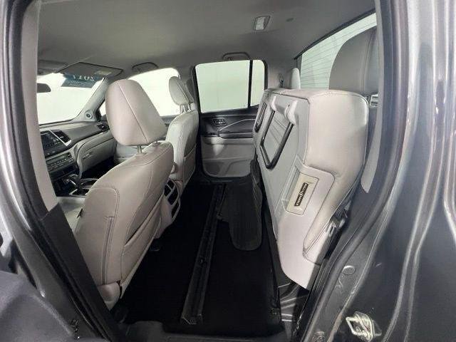 Certified Used 2017 Forest Mist Metallic Honda RTL image 17